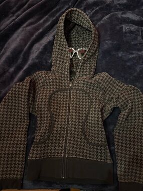 Houndstooth Zip-Up Hoodie in gray and Black